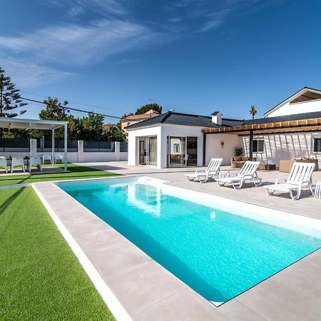 Palm Tree Villa - 5Bdr Paradise Pool / Chill Out Beds Τορρεμολίνος Εξωτερικό φωτογραφία