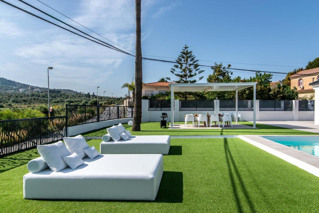 Palm Tree Villa - 5Bdr Paradise Pool / Chill Out Beds Τορρεμολίνος Εξωτερικό φωτογραφία