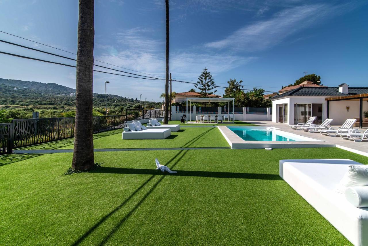 Palm Tree Villa - 5Bdr Paradise Pool / Chill Out Beds Τορρεμολίνος Εξωτερικό φωτογραφία