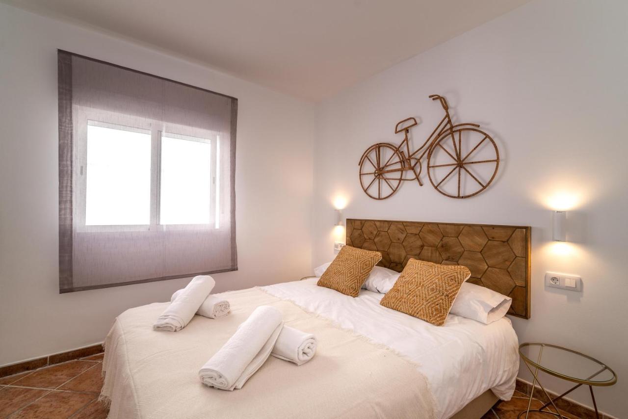 Palm Tree Villa - 5Bdr Paradise Pool / Chill Out Beds Τορρεμολίνος Εξωτερικό φωτογραφία